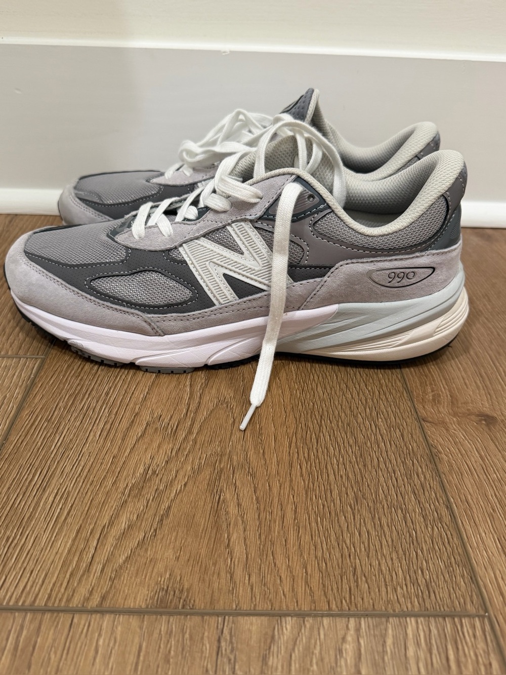 Men’s New Balance 990  grey running shoe Size 11